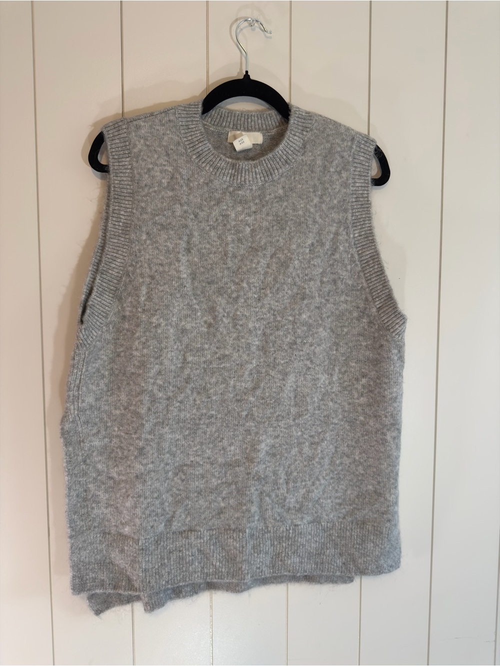 H&M Light Gray Women's Crewneck Sleeveless Sweater Vest